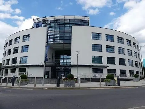 Heathrow Airport Pick Up-Paid Uxbridge Cozy Shared Home Near Brunel University Londres Séjour chez l'habitant